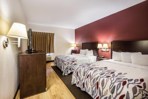 Red Roof Inn St Louis - Troy IL - image 6