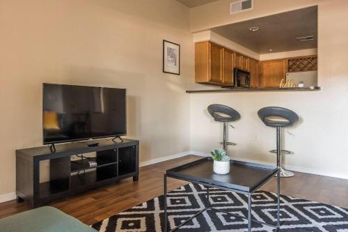 FRONTDESK Cortland at Raven Apts Phoenix