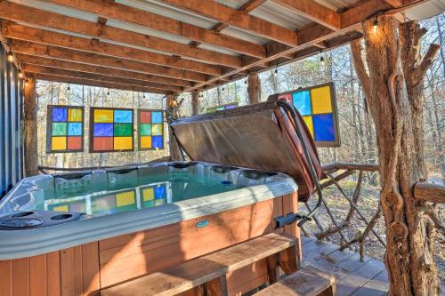 Summerville Cabin with Private Creek and Blue Hole!