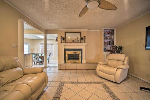 Home in El Paso with BBQ 4 Mi to Sunland Park! - image 12