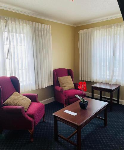 Senate Luxury Suites - image 7