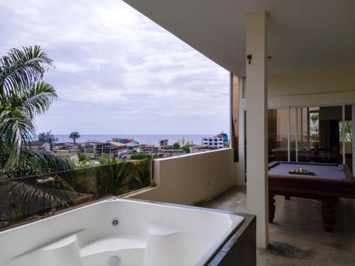 ME Hotel & Villas - Montanita Estates in Montanita