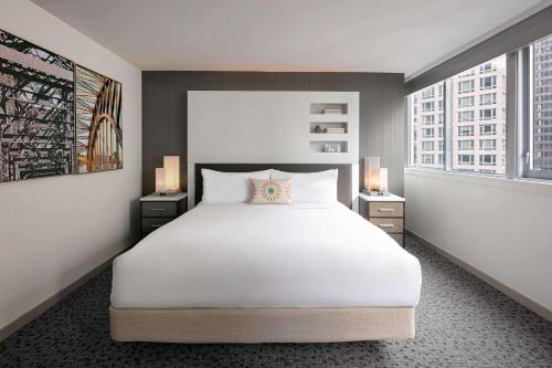 1 king bed, 1 sofa bed