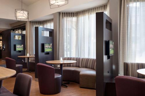 Sonesta Select Los Angeles LAX El Segundo - image 3