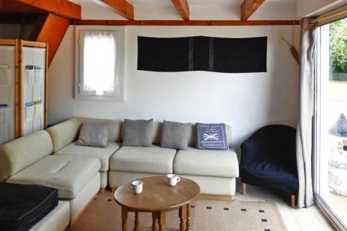 Guestroom, House and huge garden surrounded by apple trees in Ducey