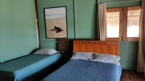 1 double bed, 2 twin beds