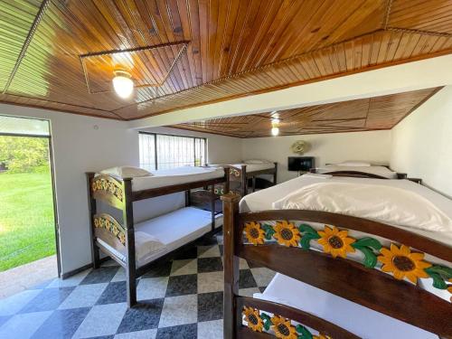 Finca Turistica Villa Natasha - Casa Campestre y Cabanas Villavicencio in La Giralda