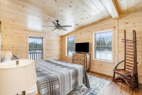The Cozy Cabin in Thompsonville, USA