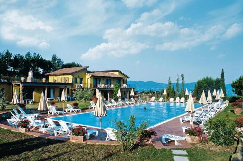  Apartment in San Donato in Fronzano with garden in San Donato in Fronzano