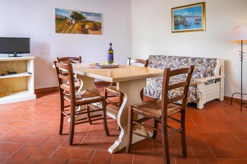 Apartment in Montaione with fireplace