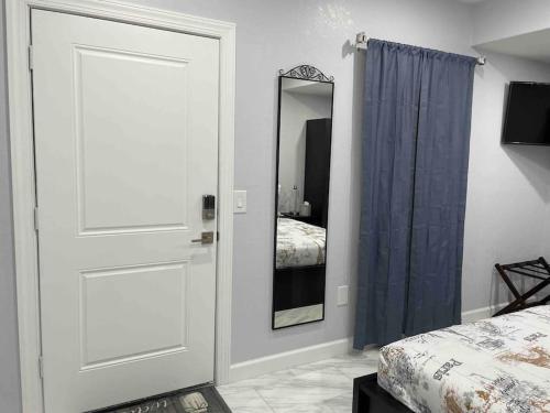 The little Paris suite in Tampa, USA