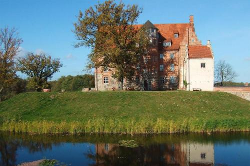 Flat in Klocksin with a garden