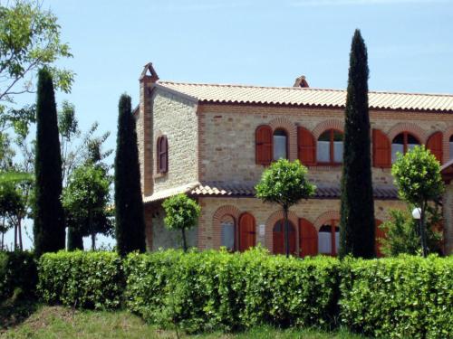 Holiday home in the countryside with swimming pool and tennis court