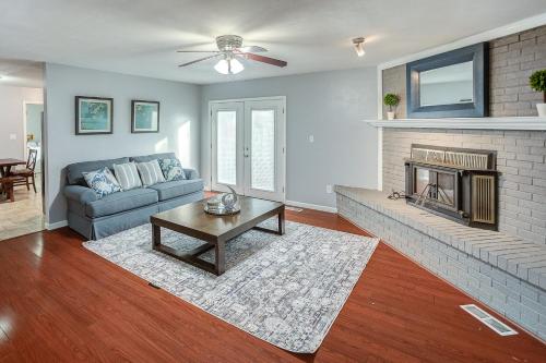 Belleville Beauty - Luxury Stay for Work or stay for Play either way this is the perfect property for you! residence in Belleville, USA