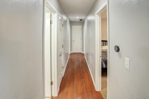 Belleville Beauty - Luxury Stay for Work or stay for Play either way this is the perfect property fo in Belleville (IL)