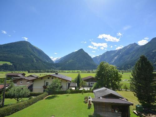 Apartment building Ferien, Neukirchen