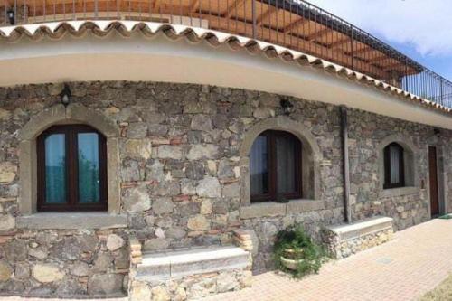  Holiday Home near Mount Etna with Pool in Gaggi