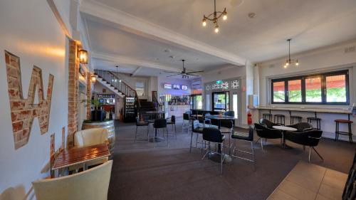 Broadway Hotel in Parkes