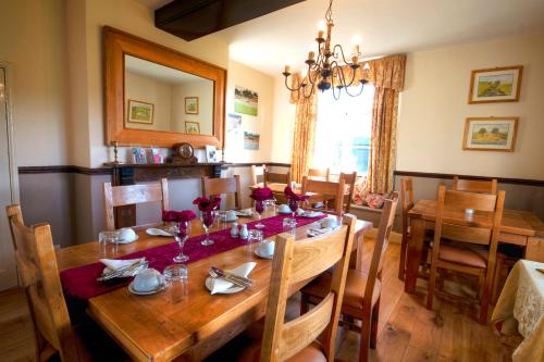 Old Hall House - image 13