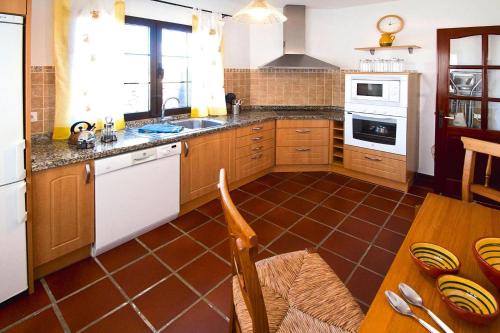 Holiday Home San Bartolomé - ACE02015-FYE gîte à louer El Islote