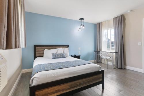 Hotel Aqua Mar in Roseville-Fleet Ridge