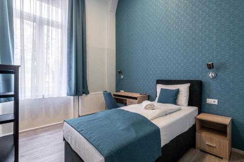 Full Moon Budapest - image 3