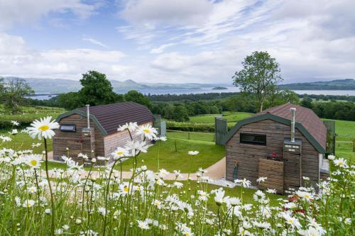 Exterior view, Bonnie Barns - Luxury Lodges with hot tubs in Luss