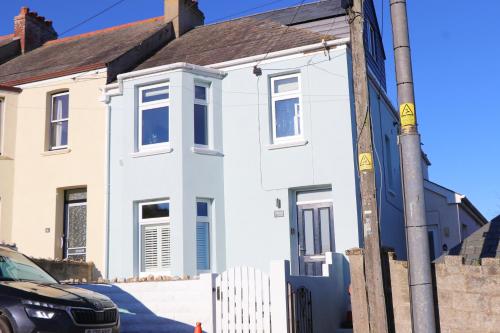 Townhouse, Close To Harbour With Sea Views, Padstow, Cornwall