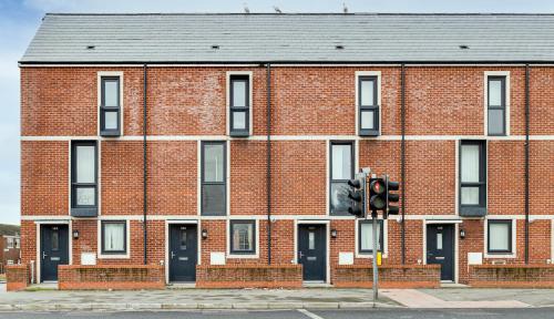 Stylish & Cosy 4bed Home Near Everton Park