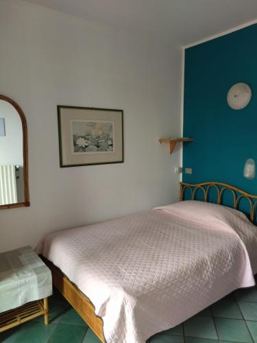 Single Room image 2