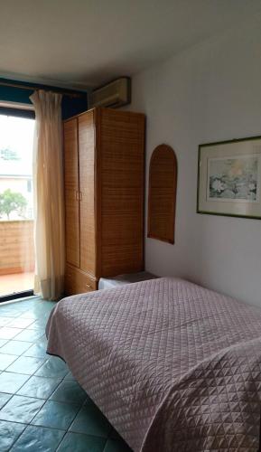 Single Room image 3