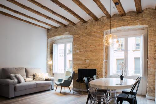 2 bedrooms, 4 beds