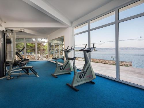 Apartments Adriatiq Resort Fontana Jelsa - CIN09003-DYB
