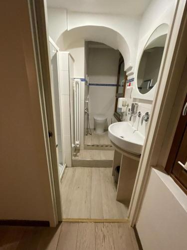 Triple Room with Private Bathroom image 6