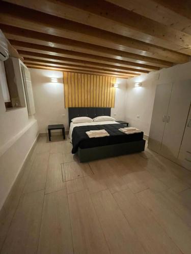 Double Room with Private Bathroom image 5