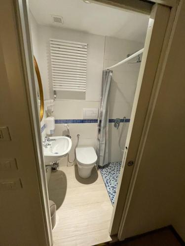 Single Room with Private Bathroom image 3