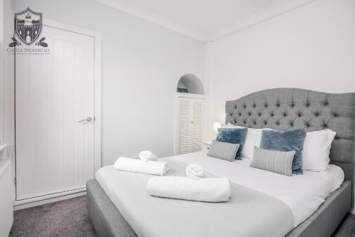 Castle Properties: The Sovereign 5 Bed Town House, Windsor (Foto 7)