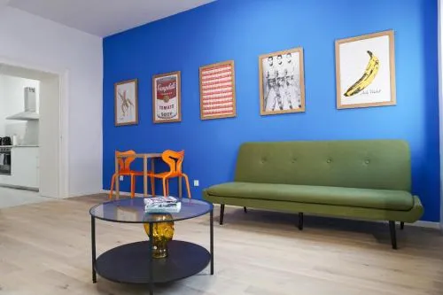 Vibrant Design Apartments - Full Kitchen - Wi-Fi - 18 Mins to City Centre in Wien, Österreich