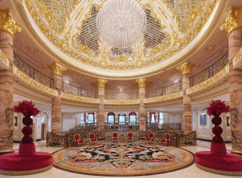 Lobby, Raffles The Palm in Palm Jumeirah
