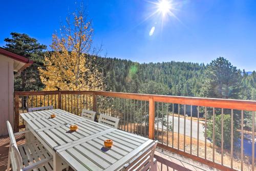 Balcony/terrace, Unique Evergreen Cabin with Hot Tub and Mountain Views in Upper Bear Creek