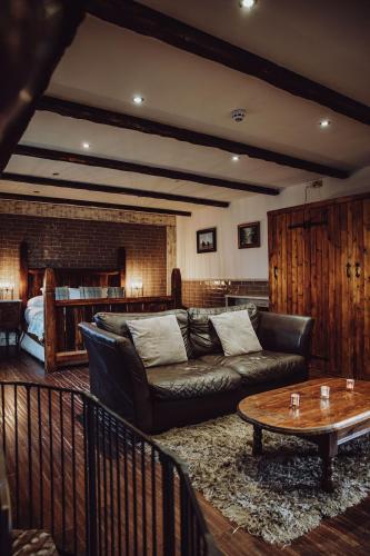 339823497 South Causey Inn