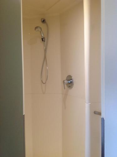 Bathroom, ibis budget Orgeval in Poissy