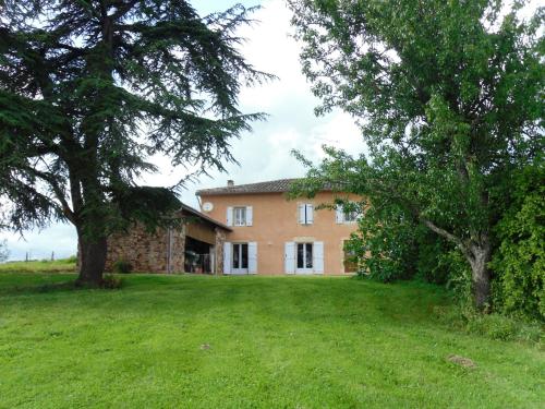 Maison de 3 chambres avec piscine privee jardin et wifi a Puycelsi - Location saisonnière - Puycelsi