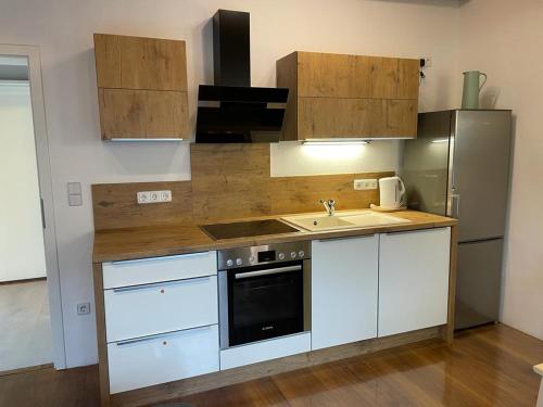 廚房, Ferienwohnung im Stadtzentrum von Bernau - Komfortable Wohnung mit 2 Zimmern, Bad, Spulmaschine, Was in 柏林貝爾瑙拜