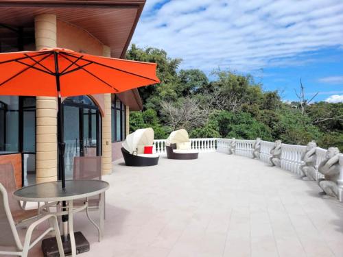 Balcony/terrace, Casa Castillo, 3 or 6 Bdr, Manuel Antonio, Ocean view in Quepos