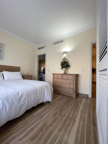Hacienda Elviria 2 Bedroom Spacious Apartment