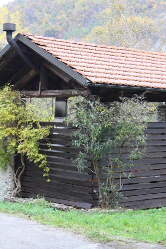 Era del Cinghiale Bianco, intera cascina nel Parco di Piana Crixia