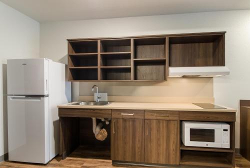 廚房, WoodSpring Suites Thornton-North Denver in 桑頓(CO)