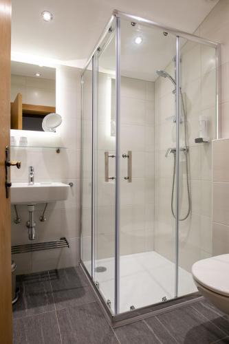 One-Bedroom Apartment with Balcony