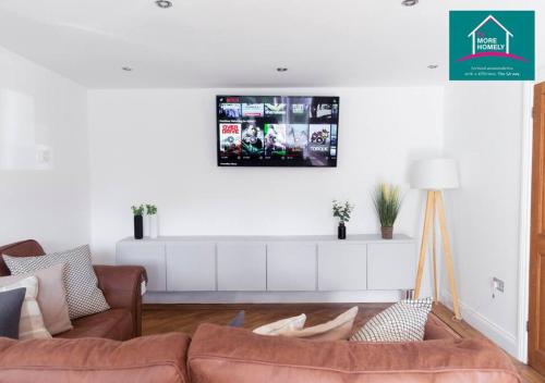 The largest and best 4 Bedroom House at Be More Homely Serviced Accommodation & Apartments in Covent